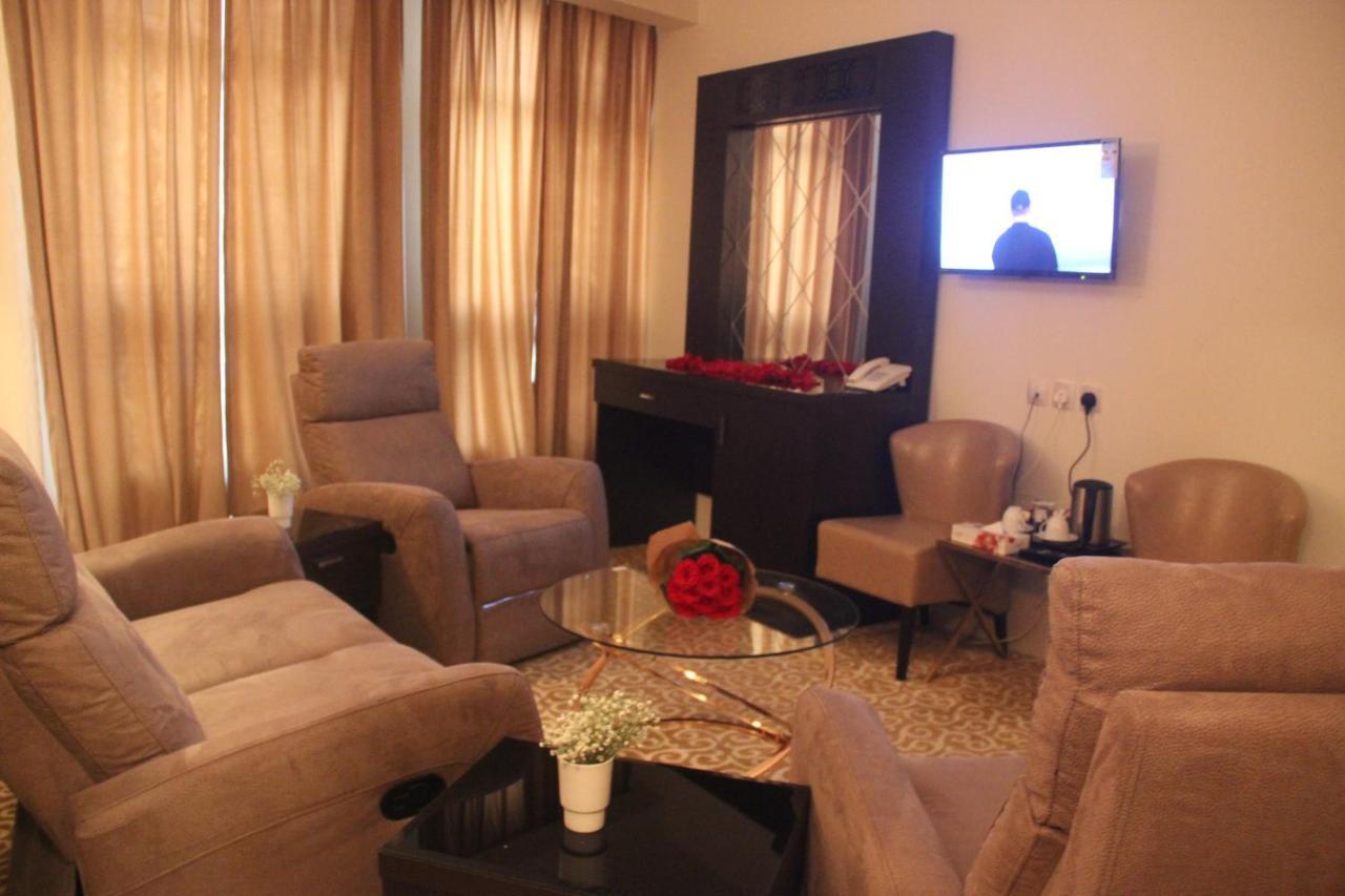 Al Bayraq Hotel Mecca Bagian luar foto